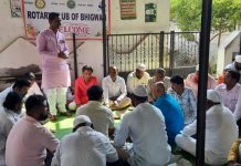 मुस्लिम बांधवाना दिवाळी फराळ वाटपाचा कार्यक्रम ; भिगवण रोटरीचा बंधुभावाचा स्तुत्य उपक्रम