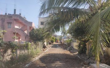 अतिक्रमनाच्या वादामुळे रस्त्याचे काम थांबविण्याची वेळ ;आदर्श गाव तक्रारवाडी येथील प्रकार