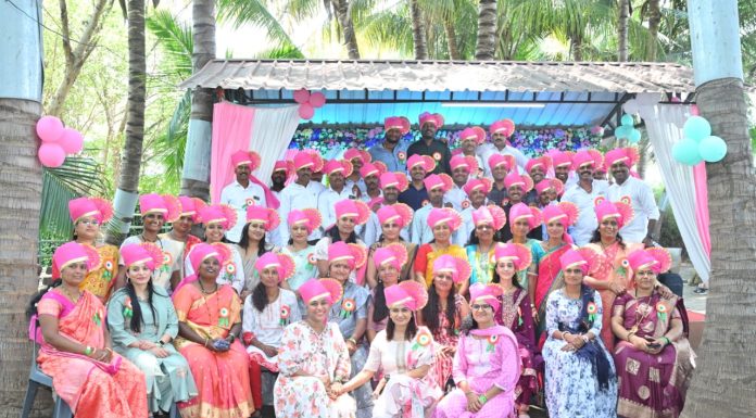 हरवलेली पाखरे तब्बल वीस वर्षांनी एकत्र ! यवतच्या विद्या विकास मंदिरातील विद्यार्थ्यां चे आगळ वेगळं स्नेह संमेलन