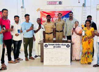 भिगवण पोलिसांची उल्लेखनीय कारवाई: CEIR पोर्टलच्या मदतीने २.५ लाखांचे १० गहाळ मोबाईल हस्तगत करीत मूळ मालकांना केले परत!